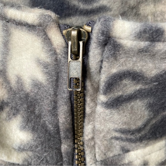 Vintage Grey & White Reindeer Patterned Fleece XL - Picture 7 of 8